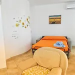 Casa Ginestra Vicino Alle Spiagge Di Caprera Con Balcone E Parcheggio *