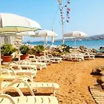 Casa Ginestra Vicino Alle Spiagge Di Caprera Con Balcone E Parcheggio Apartment